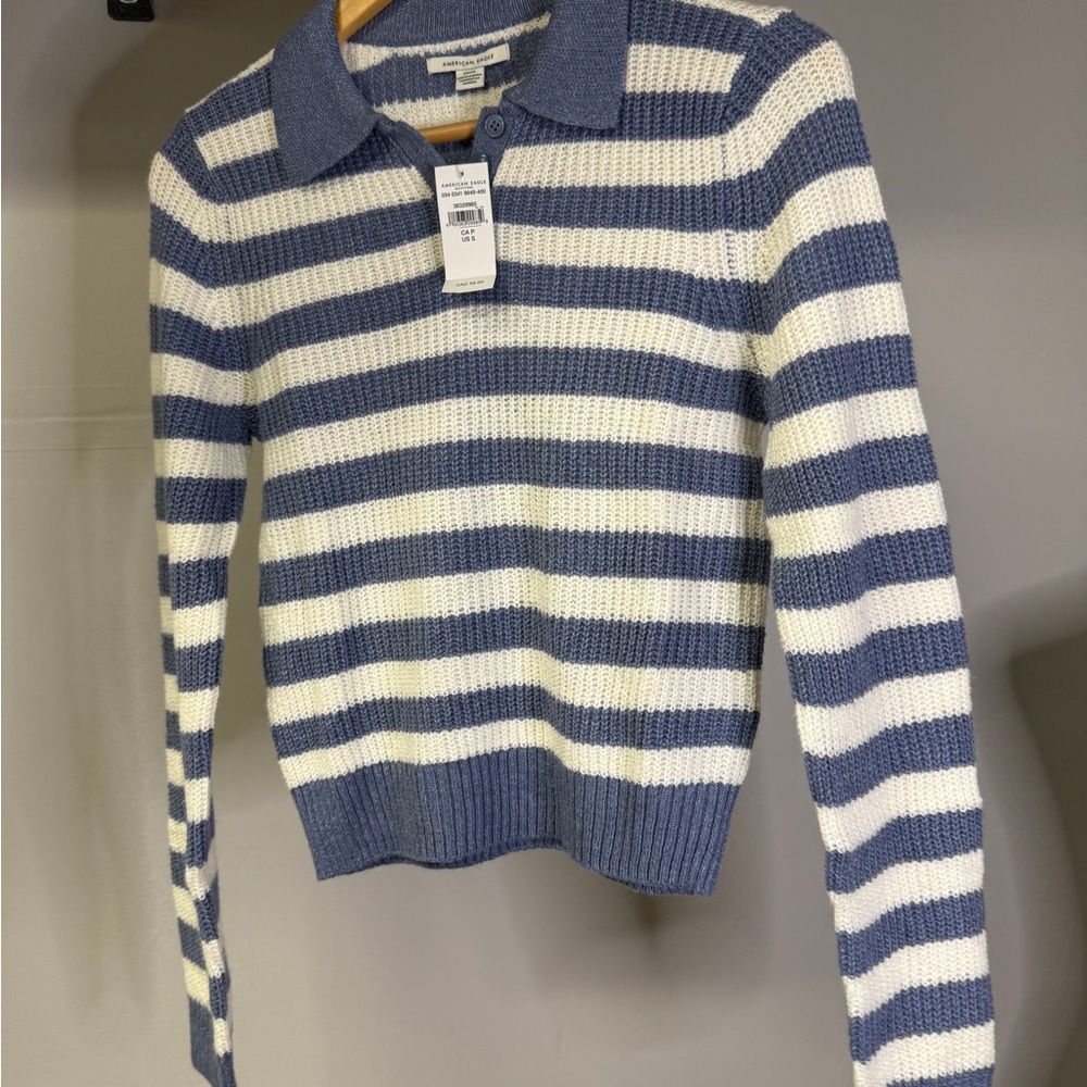 Last 1 - NWT American Eagle Striped Blue and White Women's Sweater